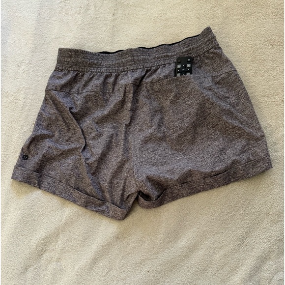 LULULEMON Spring Break Away Shorts II Heathered Coal Grey Size 10 - Picture 4 of 6